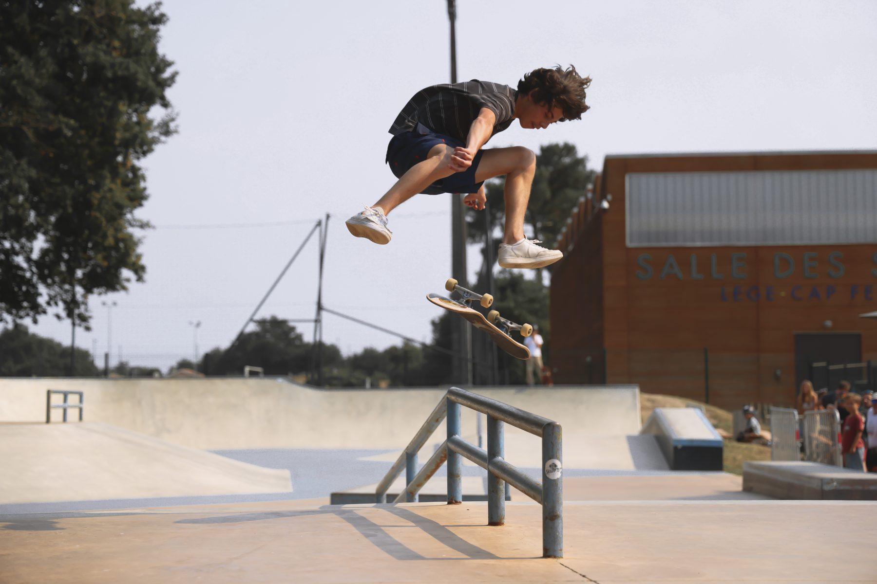 Trick au skatepark du Mimbeau